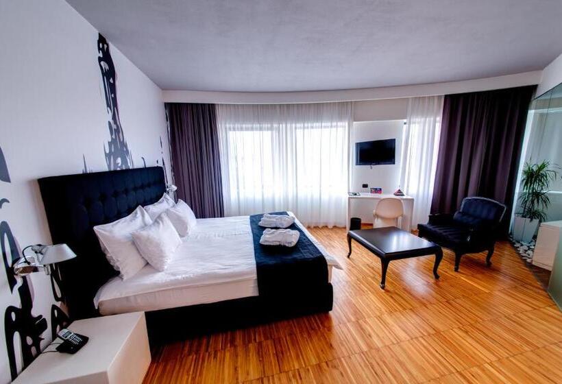 Junior Suite, Sarroglia