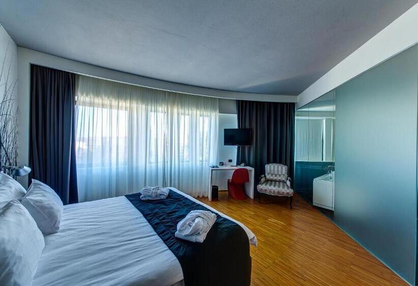 Junior Suite, Sarroglia