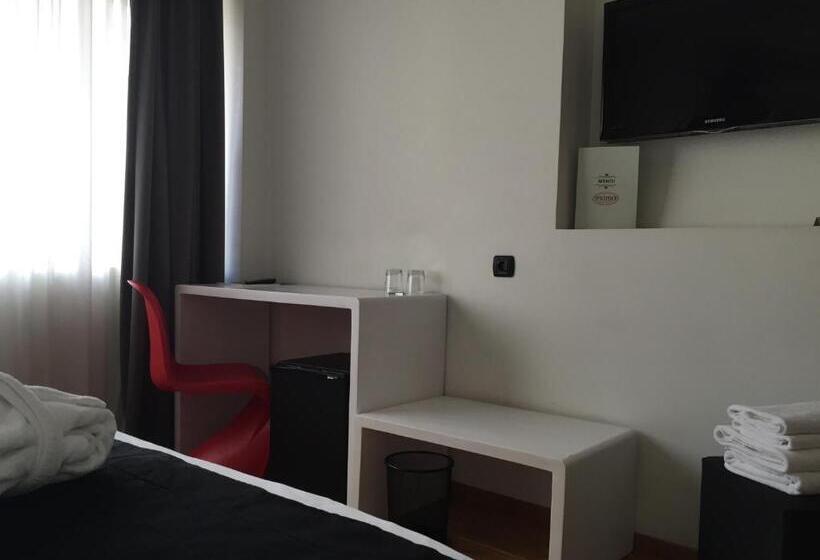 Standard Room Adapted for people with reduced mobility, Sarroglia