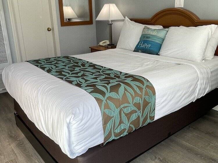 Семейный Номер, The Palomar Inn