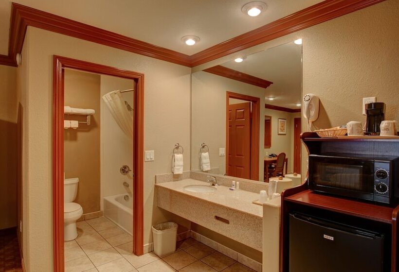 סוויטה, Thunderbird Lodge