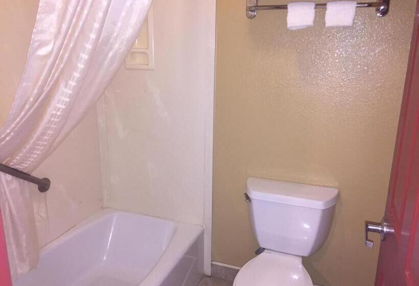 חדר סטנדרט עם מיטת קינג, Thunderbird Lodge