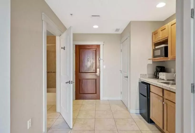 استودیوی استاندارد اینتریور, Origin At Seahaven