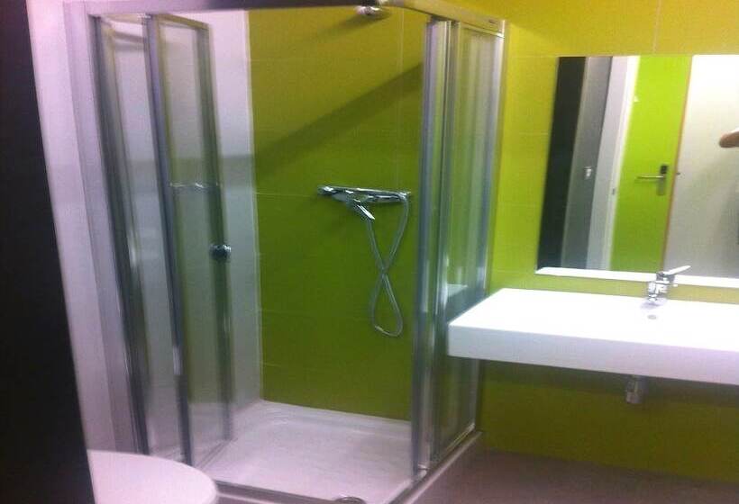 공동 객실, Uba Hostel