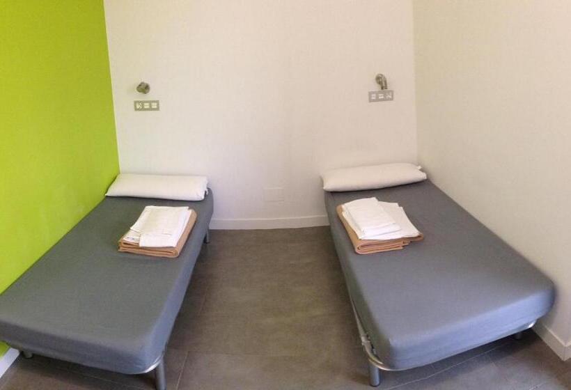 공동 객실, Uba Hostel