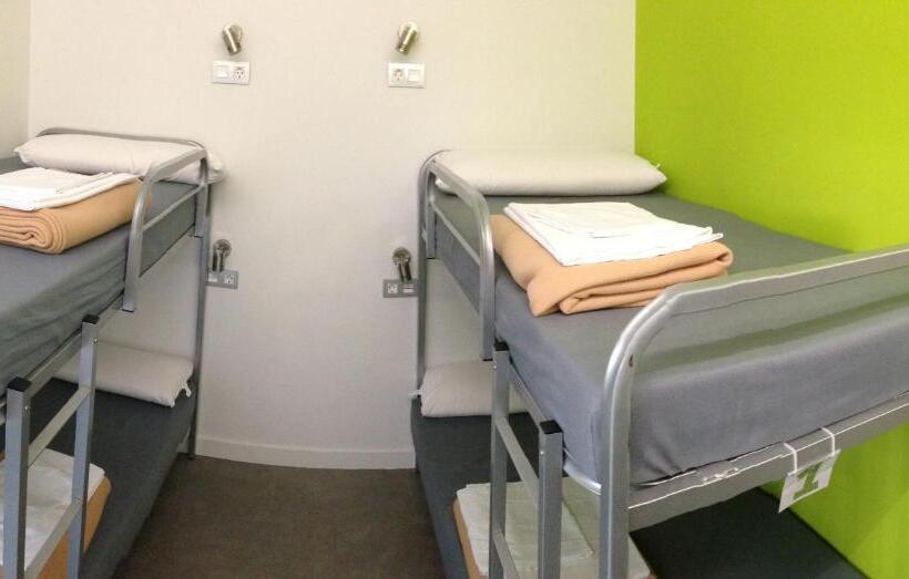 4인용 스탠다드 룸, Uba Hostel