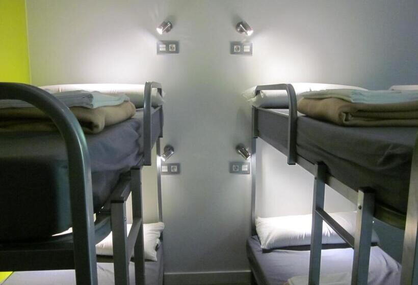 スタンダード４人部屋, Uba Hostel