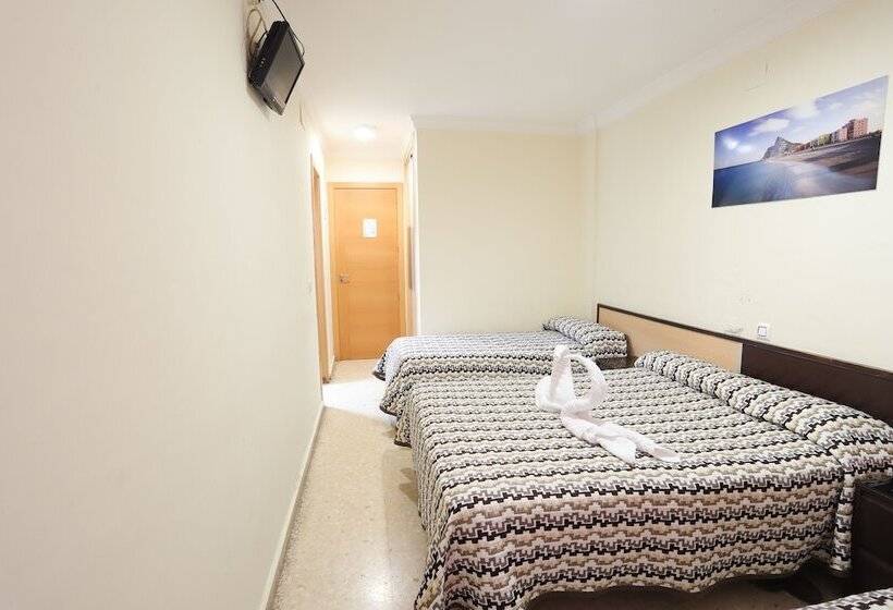 スタンダード４人部屋, Hostal La Campana