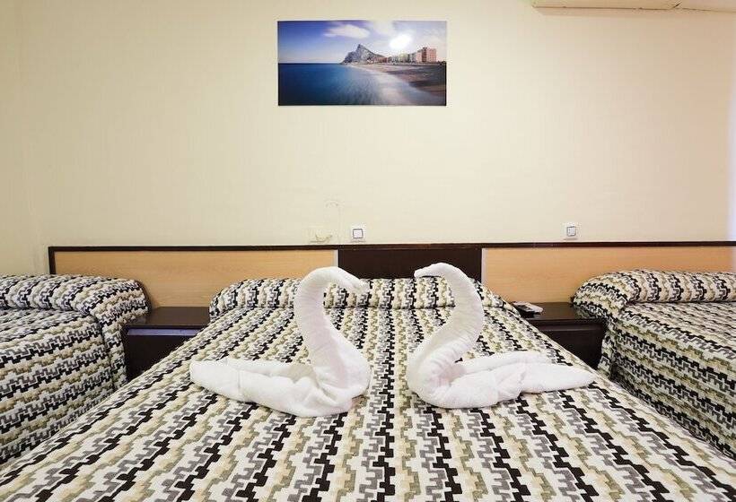 4인용 스탠다드 룸, Hostal La Campana
