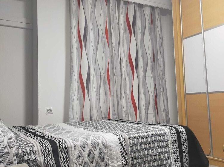 スタンダードルーム, Hostal La Campana