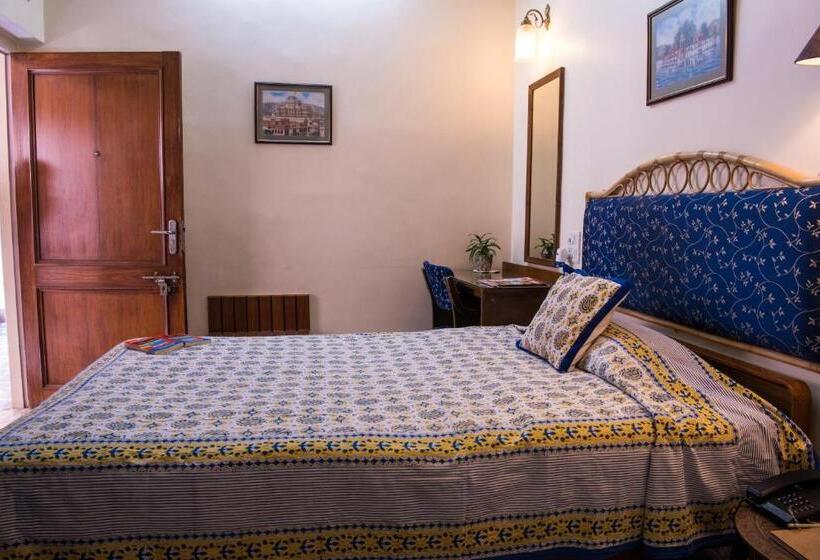 スタンダードシングルルーム, Arya Niwas