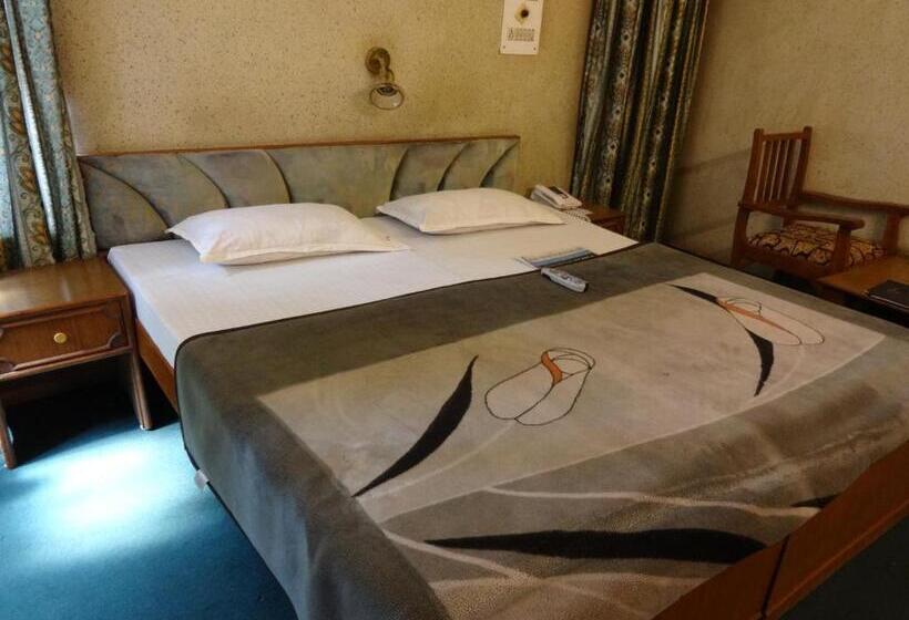 Quarto Deluxe, Grace