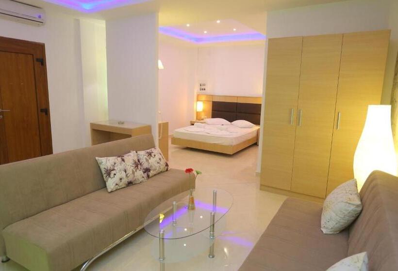 经典家庭房间, Hilltop