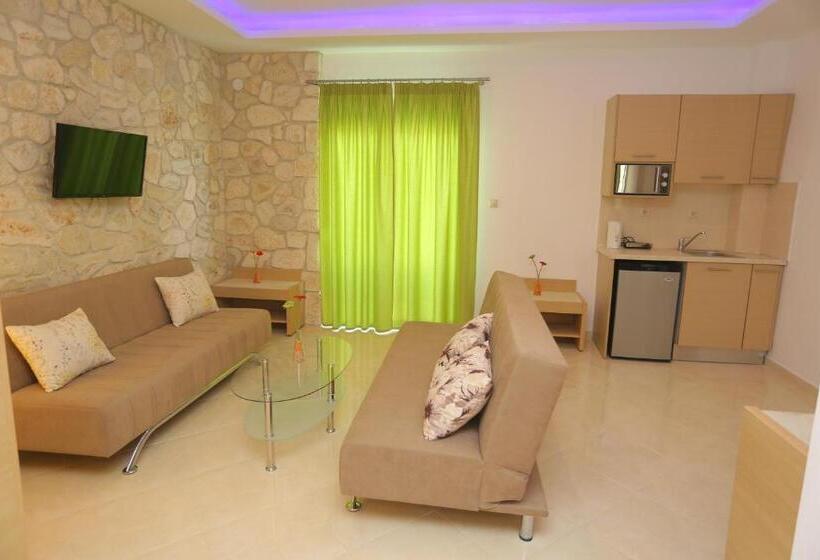 经典家庭房间, Hilltop