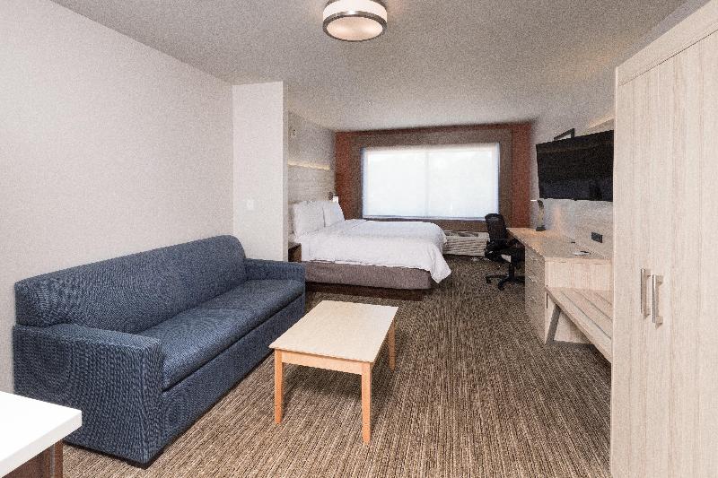 Chambre Standard Lit King Size Adaptée aux Personnes à Mobilité Réduite, La Quinta By Wyndham Lancaster