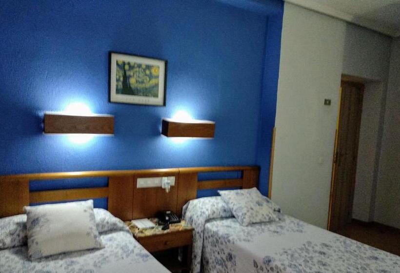 اتاق استاندارد, Pedro Torres