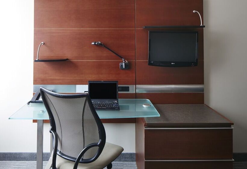 اتاق سوپریور, River