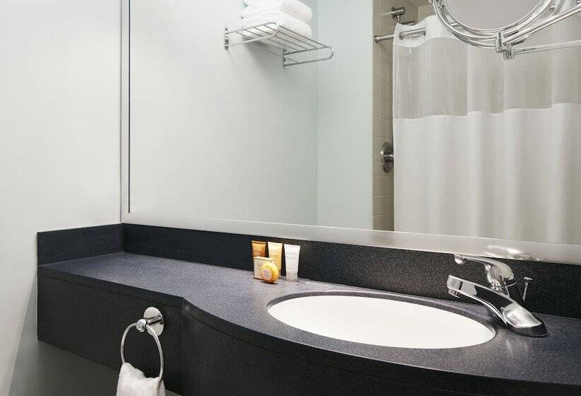 Quarto Estandar, River