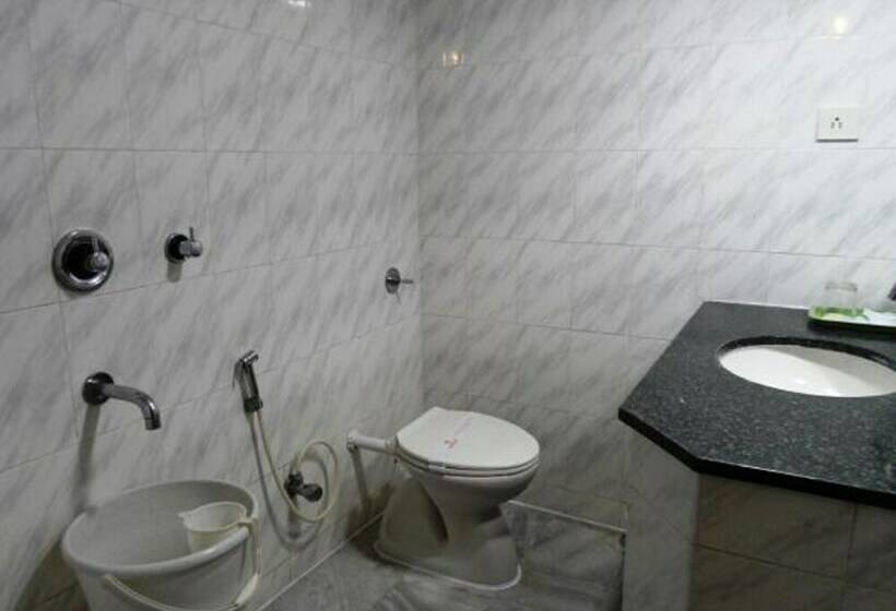 اتاق لوکس, Sindhuri Park