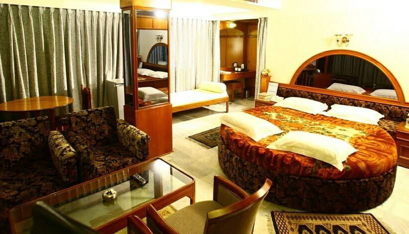 سوییت, Sindhuri Park