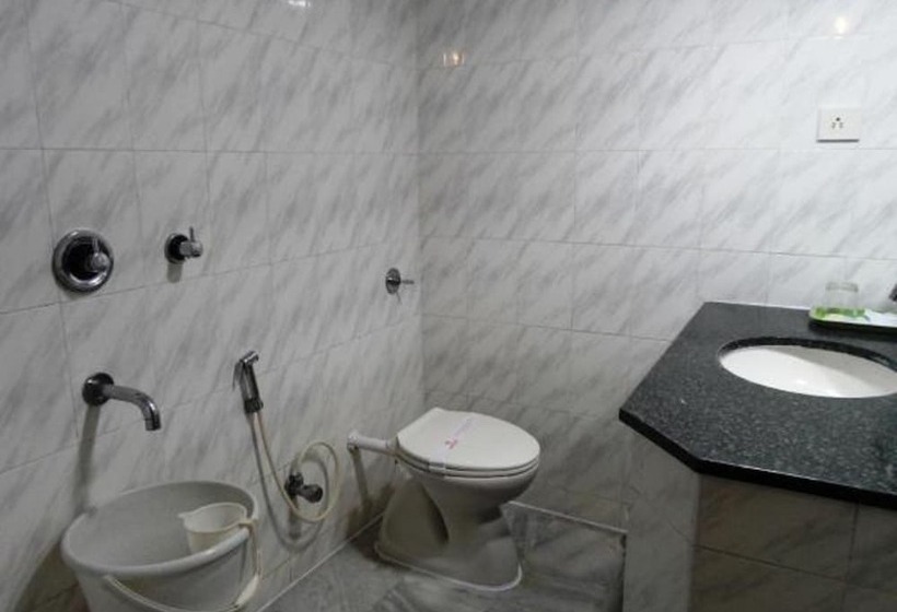 اتاق لوکس, Sindhuri Park