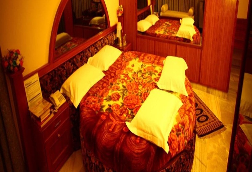 سوییت, Sindhuri Park