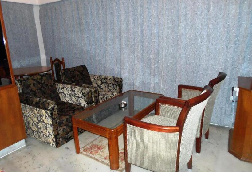 سوییت, Sindhuri Park