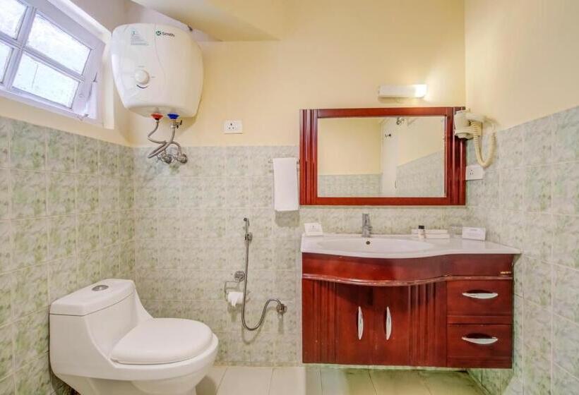 Семейный Номер, Summit Newa Regency