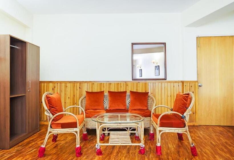 Семейный Номер, Summit Newa Regency