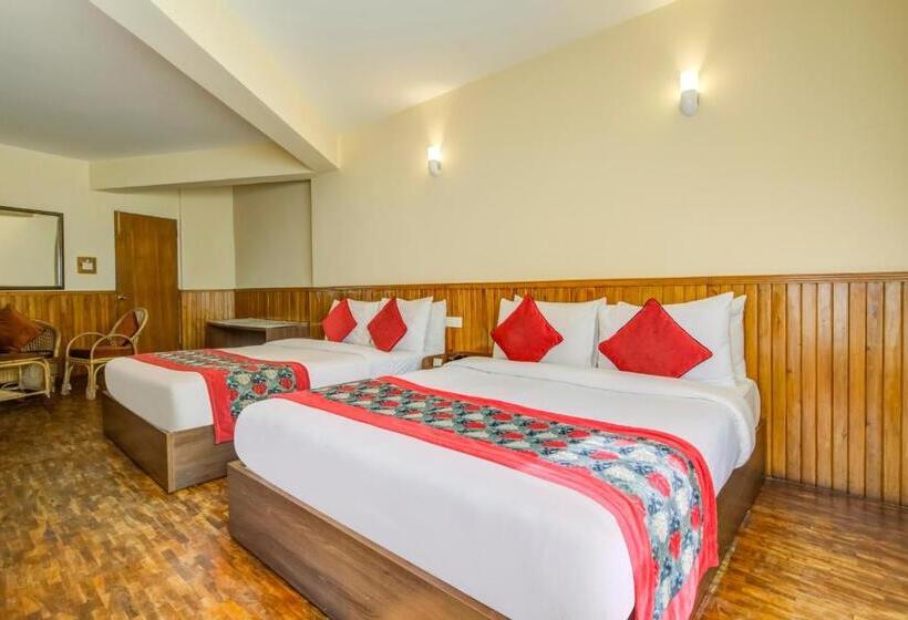 Семейный Номер, Summit Newa Regency