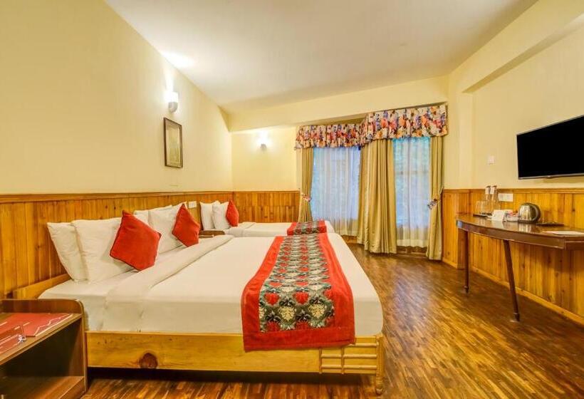 Номер Premium с Балконом, Summit Newa Regency