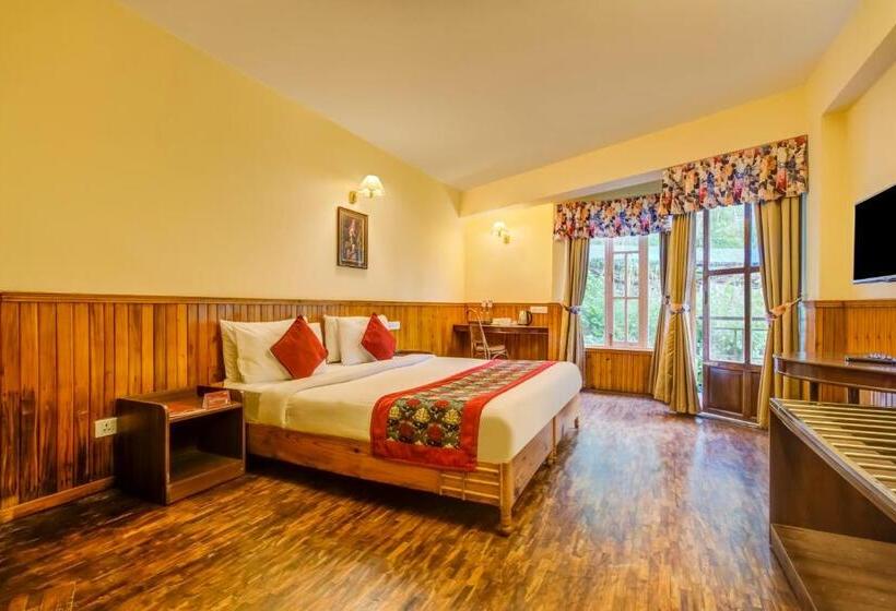 Трехместный Номер Премиум, Summit Newa Regency