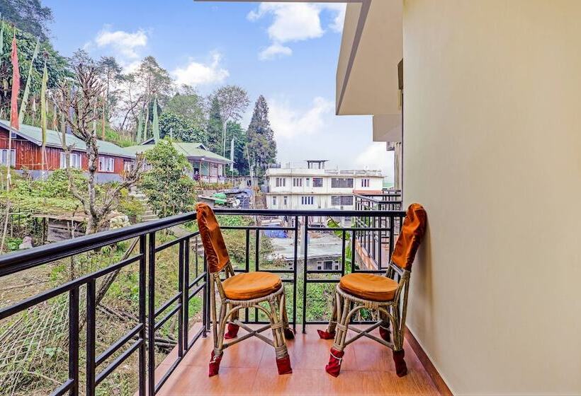 Трехместный Номер Премиум, Summit Newa Regency