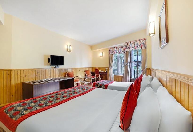 Трехместный Номер Премиум, Summit Newa Regency