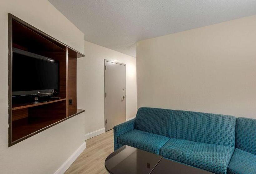 Люкс Кровать Кинг, Comfort Inn & Suites Mt. Laurelphiladelphia