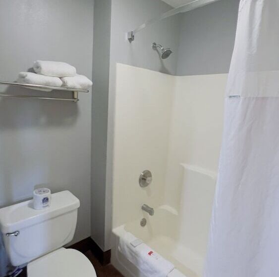 غرفه قياسيه سريرين مزدوجين, Days Inn By Wyndham Lake Bluff/great Lakes Naval Base