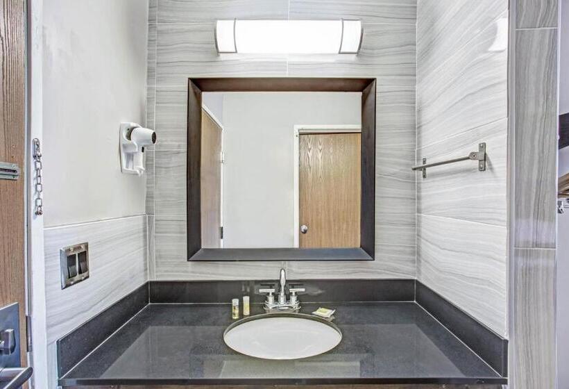 غرفة قياسية سرير كينج, Days Inn By Wyndham Lake Bluff/great Lakes Naval Base