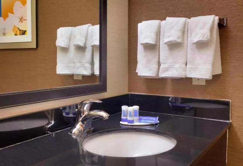 اتاق استاندارد با 2 تخت دوبل, Fairfield Inn & Suites By Marriott Gillette