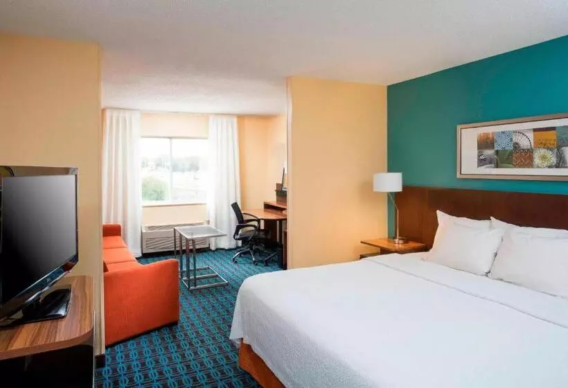 キングサイズベッドのデラックスルーム, Fairfield Inn & Suites Greeley