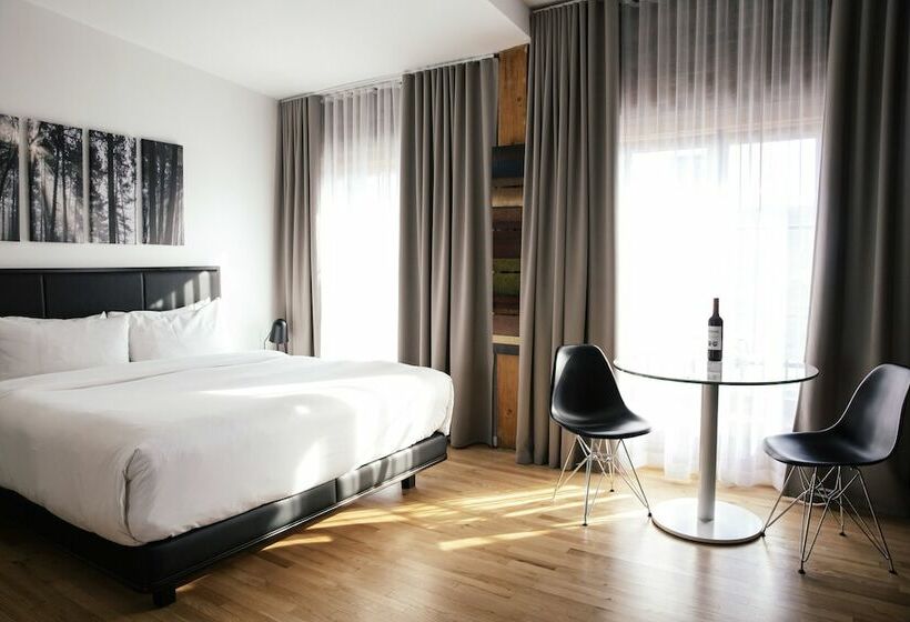 スタンダードスタジオ, Lofts Du Vieuxport