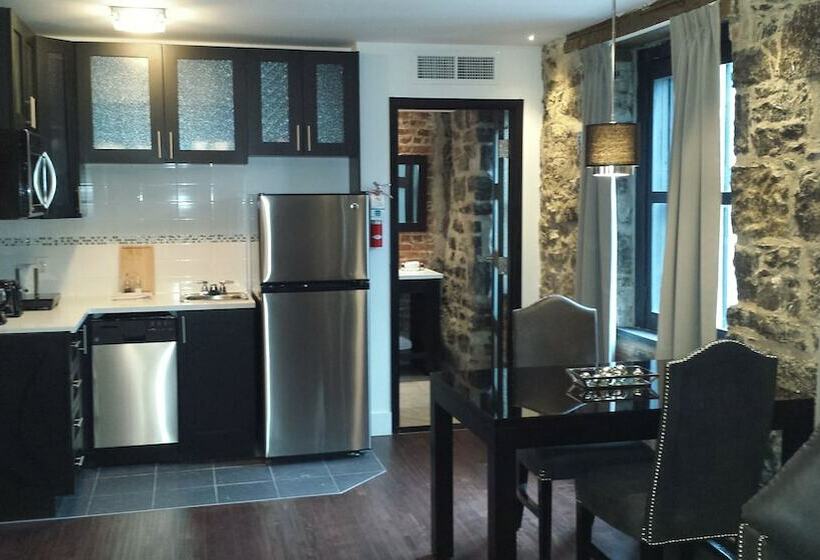 スタンダードスタジオ, Lofts Du Vieuxport