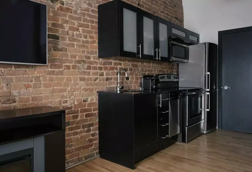 スタンダードスタジオ, Lofts Du Vieuxport