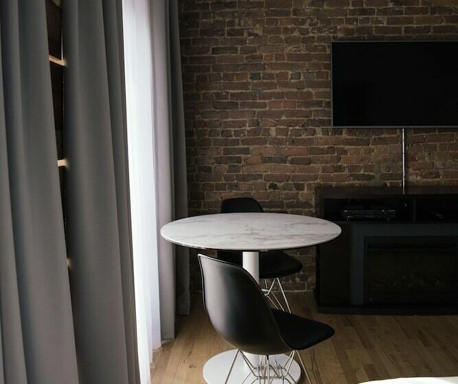 スタンダードスタジオ, Lofts Du Vieuxport