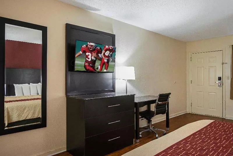 キングサイズベッドのスイートルーム, Red Roof Inn & Suites Scottsboro