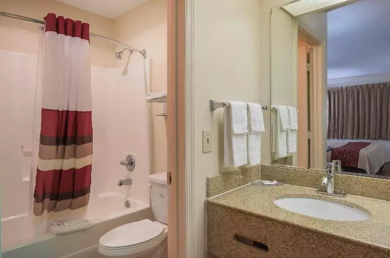 キングサイズベッドのスイートルーム, Red Roof Inn & Suites Scottsboro