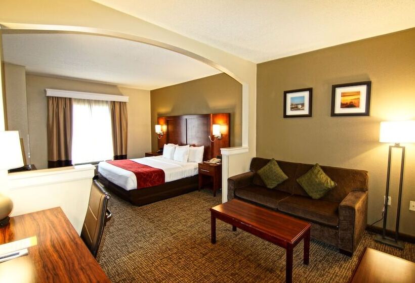 جناح, Comfort Suites Near University