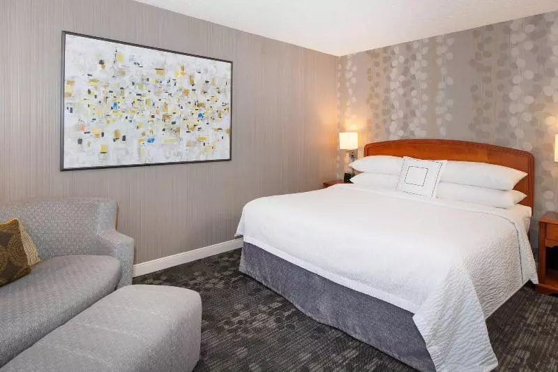 Standard-huone King-vuode, Courtyard By Marriott Newark Silicon Valley