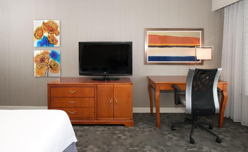 스탠다드 룸 킹사이즈 침대, Courtyard By Marriott Newark Silicon Valley