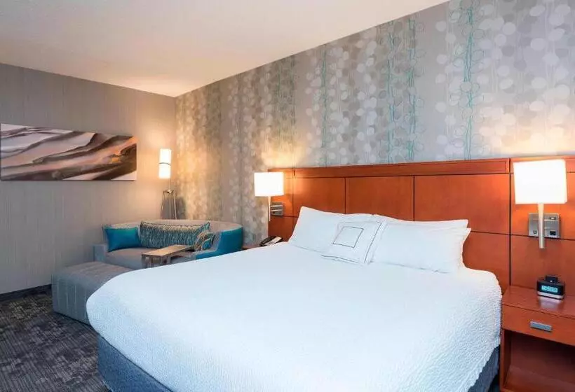 キングサイズベッドのスタンダードルーム, Courtyard By Marriott Traverse City