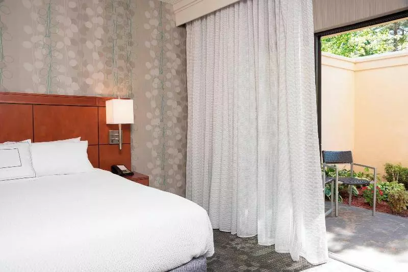 キングサイズベッドのスタンダードルーム, Courtyard By Marriott Traverse City